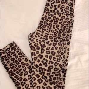 Good American leopard leggings
